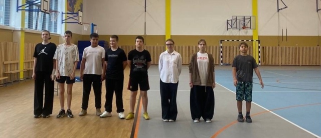 Военно-спортивные игры среди учащихся 6-7 классов.
